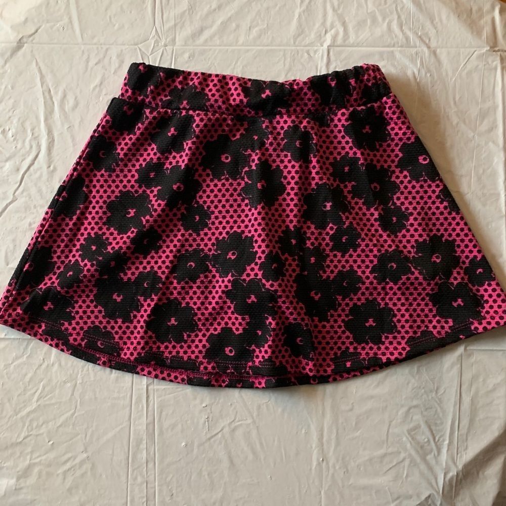 🌹Piper Flowy skirt with flowers. Size 7/8 kids